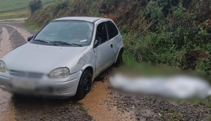 Homem ficou com parte do corpo projetada para fora durante o acidenteFoto: CBMSC/ND Mais