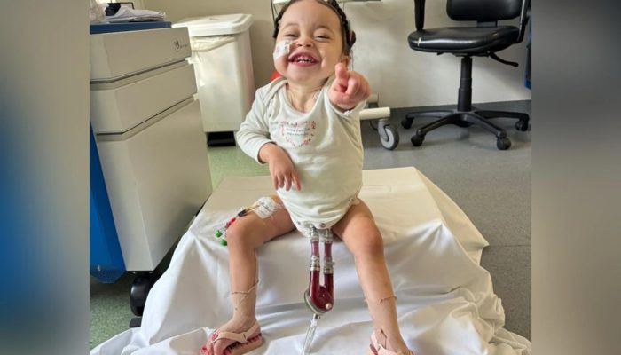 1 de 1 Bebê Eloah Peixoto sobrevive com coração mecânico enquanto aguarda transplante. Metró...