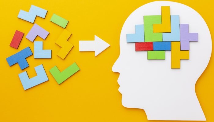 1 de 1 Ilustração colorida com fundo amarelo de formas geométricas bafunçadas e organizadas d...