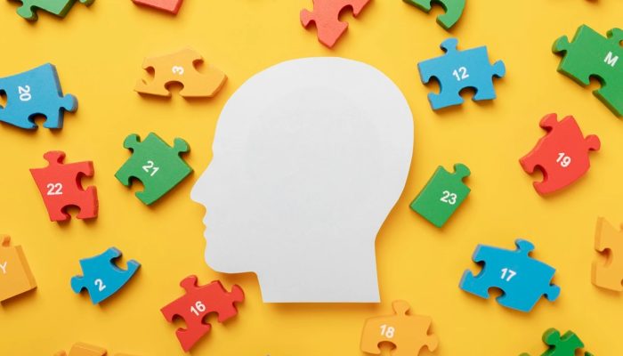 1 de 1 Ilustração de cabeça com peças de quebra-cabeça ao redor - Psiquiatras explicam os pr...