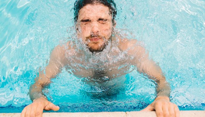1 de 1 Foto de homem em piscina - Metrópoles - Foto: Freepik